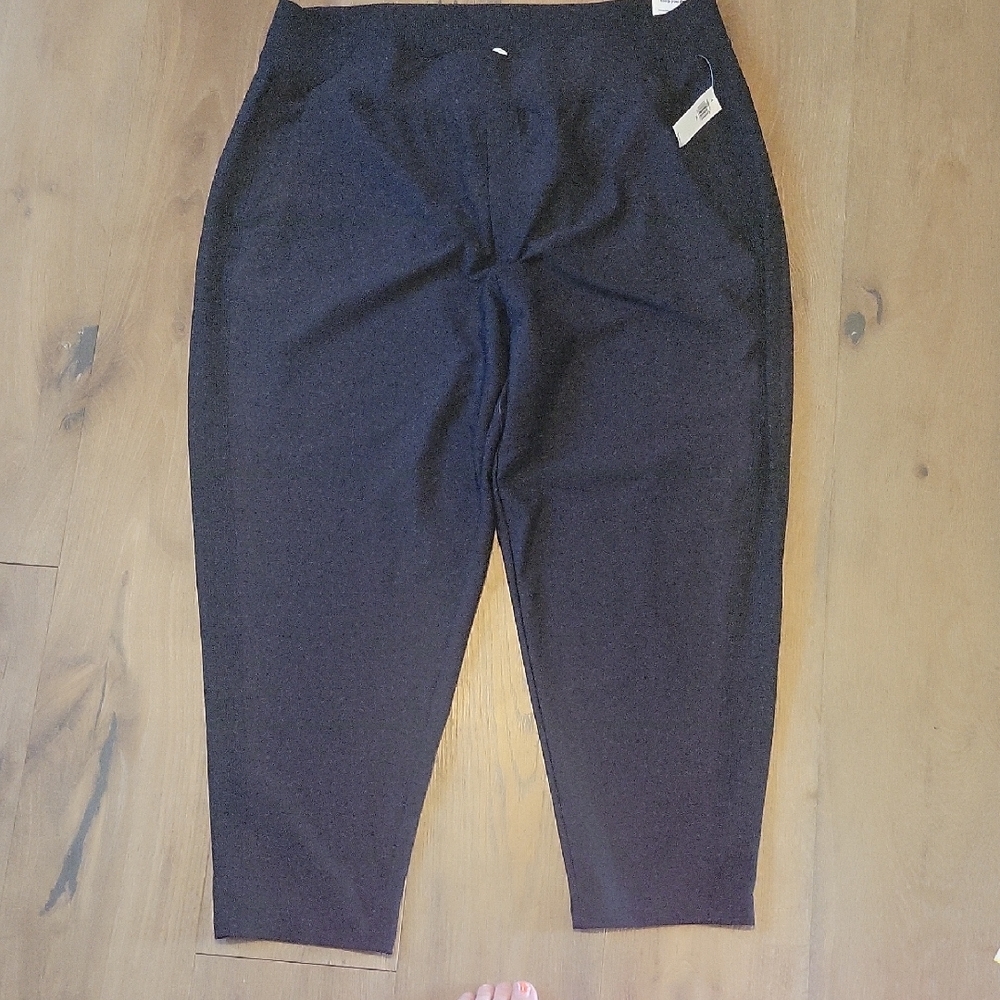 NWT Old Navy Black High Rise Tapered Ankle Powersoft Pants. Plus Size XXL